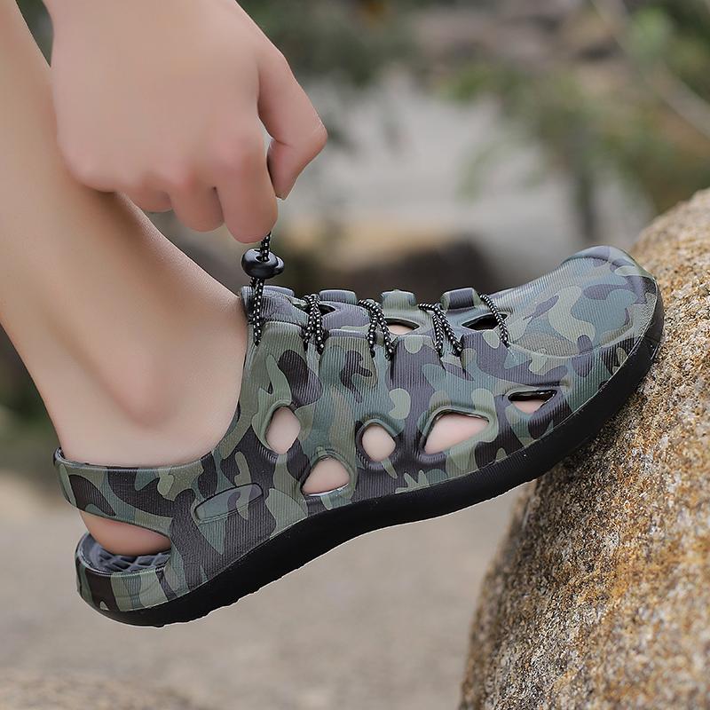 Local Stock Sandal Lelaki 2025 dengan Cetakan Corak, Selipar Keselamatan Luar Bertapak Lembut Bernafas