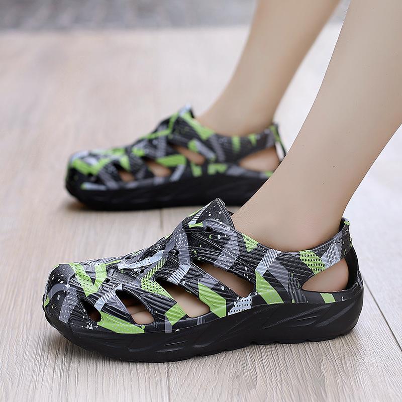 Sandal Lelaki Stok Tempatan Baharu Sandal Luar Bertapak Tebal Lembut Kasut Mendaki Sukan Kasual Flip NORMAL CUTTING Warna HITAM HIELA UKURAN 40-45